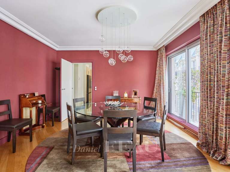 Appartement Paris 16e - 4 chambres - 191m²