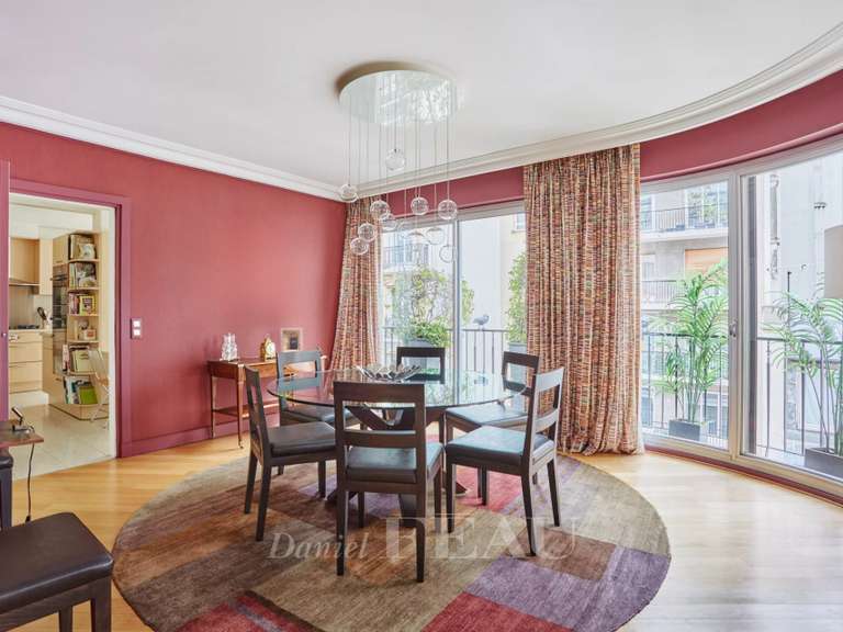 Appartement Paris 16e - 4 chambres - 191m²
