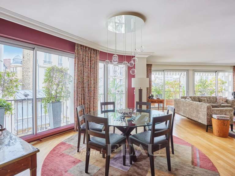 Appartement Paris 16e - 4 chambres - 191m²