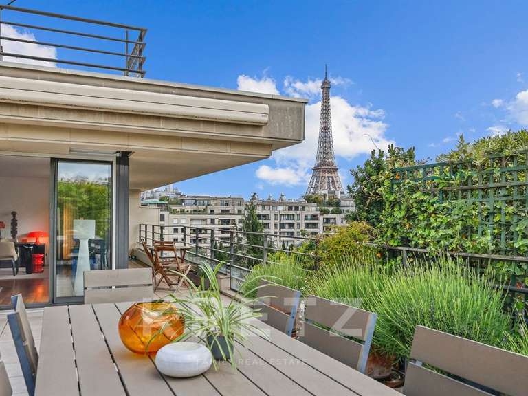 Apartment Paris 16e - 3 bedrooms - 140m²