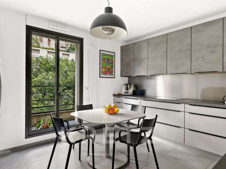 Apartment Paris 16e - 3 bedrooms - 140m²
