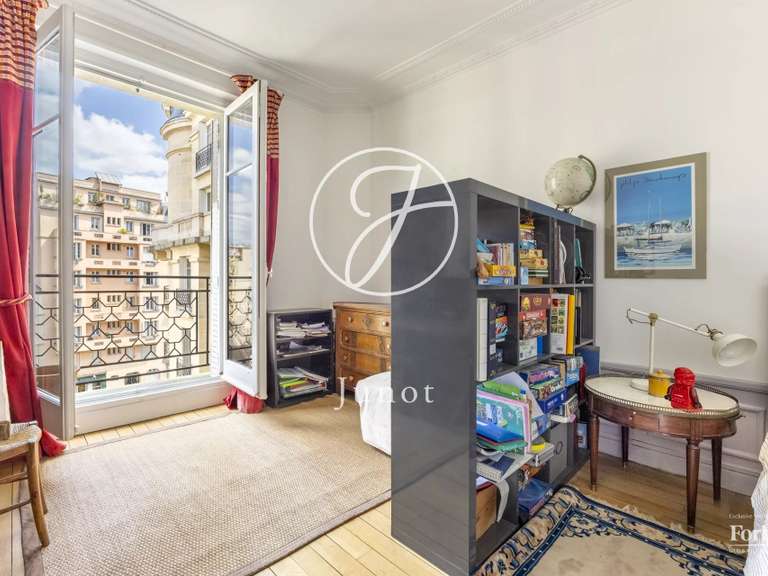 Appartement Paris 16e - 4 chambres - 150m²