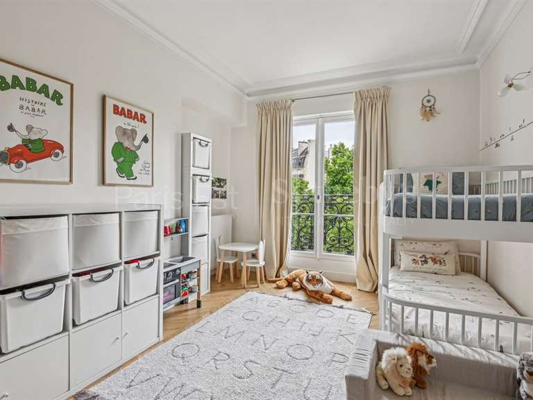 Appartement Paris 16e - 3 chambres - 130m²