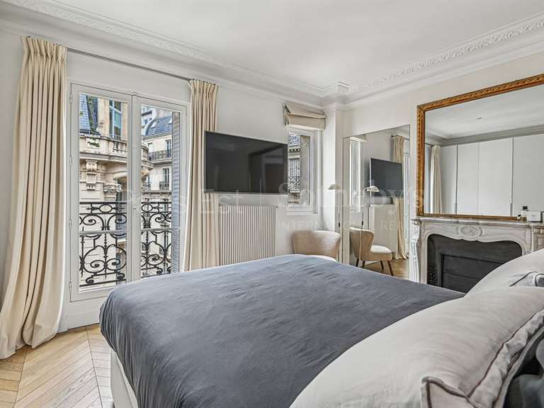 Appartement Paris 16e - 3 chambres - 130m²