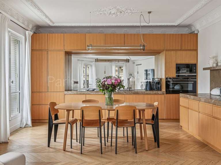 Appartement Paris 16e - 3 chambres - 130m²