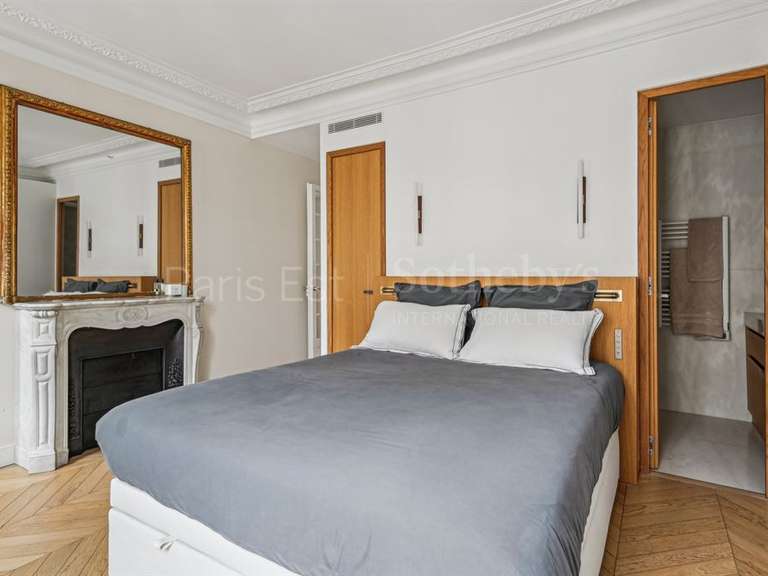 Appartement Paris 16e - 3 chambres - 130m²