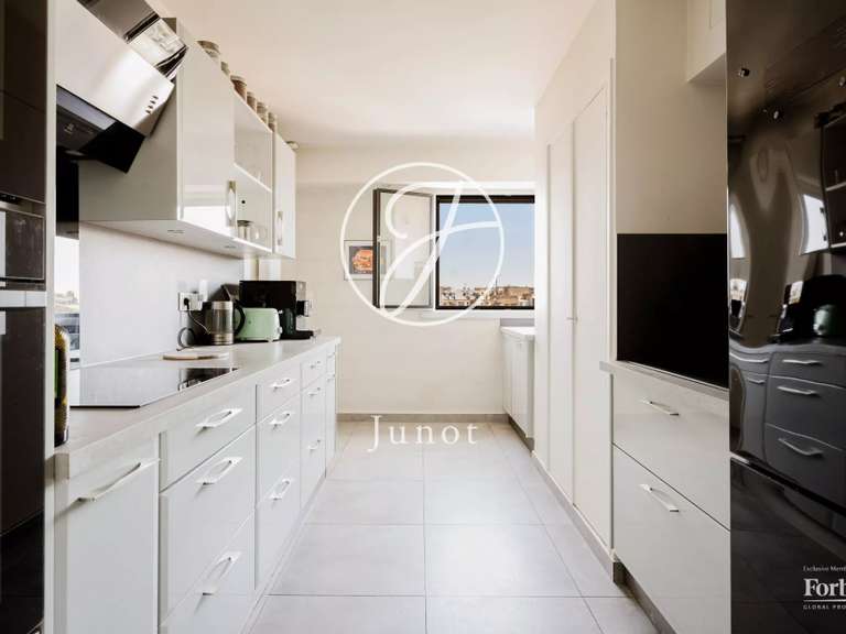 Appartement Paris 16e - 2 chambres - 85m²