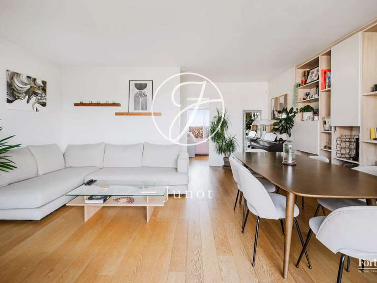 Appartement Paris 16e - 2 chambres - 85m²