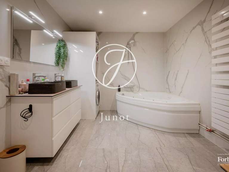Appartement Paris 16e - 2 chambres - 85m²