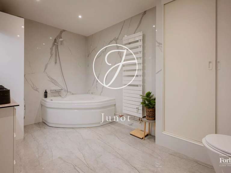 Appartement Paris 16e - 2 chambres - 85m²