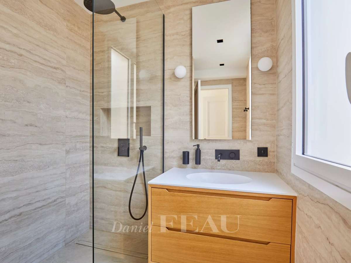 Apartment Paris 16e