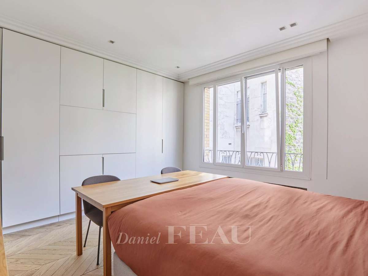 Apartment Paris 16e