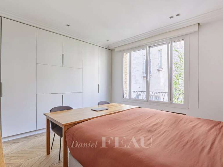 Appartement Paris 16e - 3 chambres - 127m²