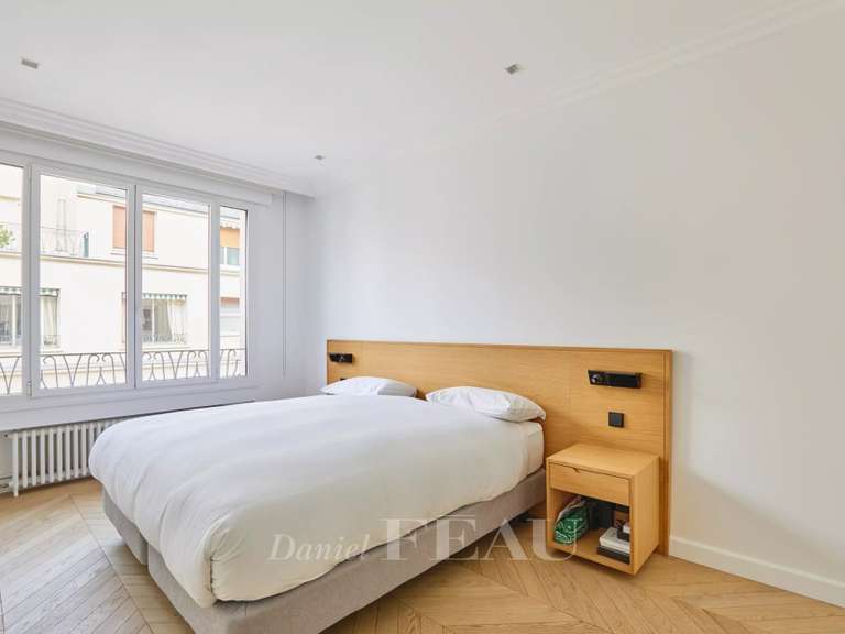 Appartement Paris 16e - 3 chambres - 127m²