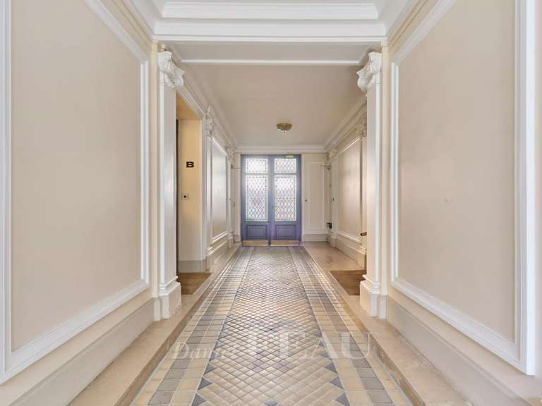 Appartement Paris 16e - 3 chambres - 149m²