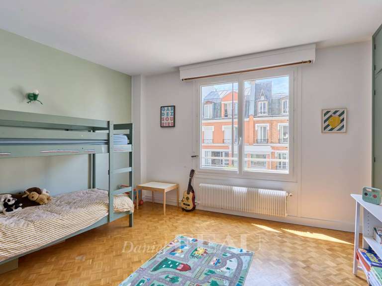 Appartement Paris 16e - 4 chambres - 129m²