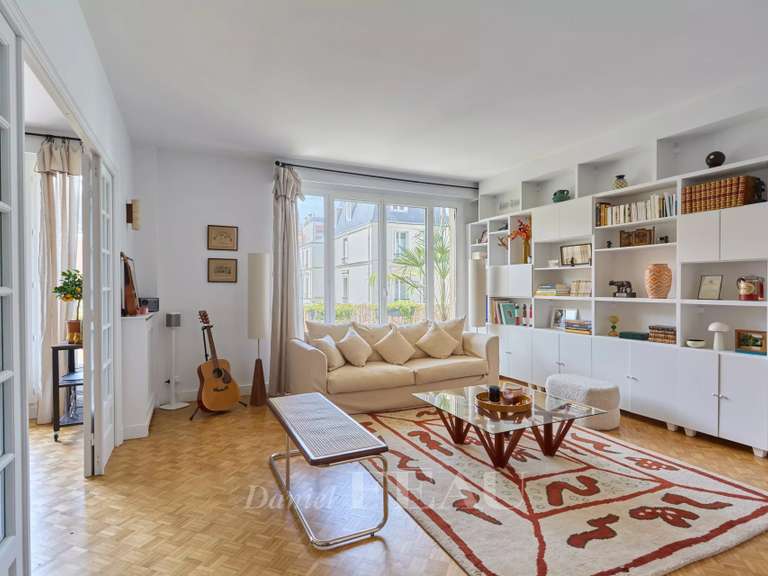 Appartement Paris 16e - 4 chambres - 129m²