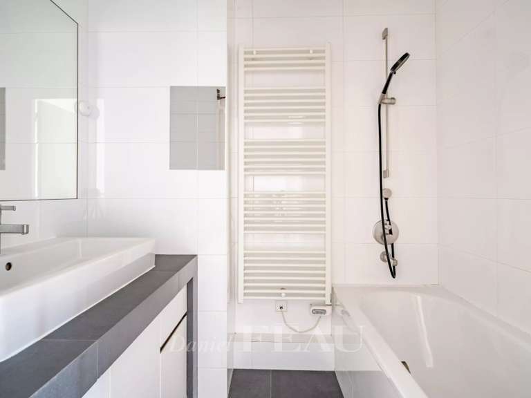 Appartement Paris 16e - 2 chambres - 64m²