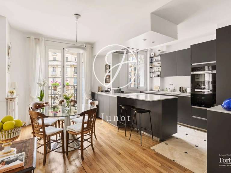 Appartement Paris 16e - 2 chambres - 85m²