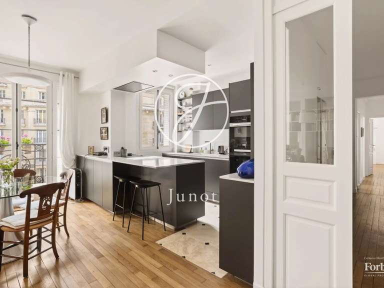 Appartement Paris 16e - 2 chambres - 85m²