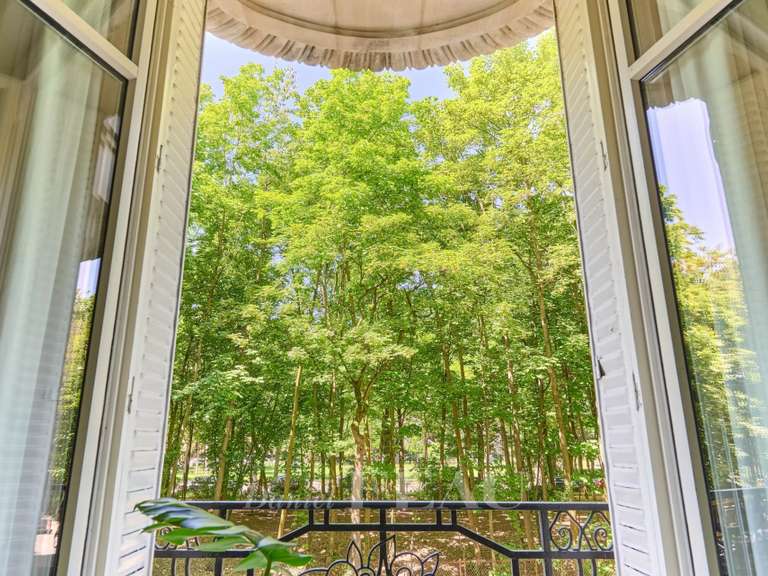 Appartement Paris 16e - 4 chambres - 259m²