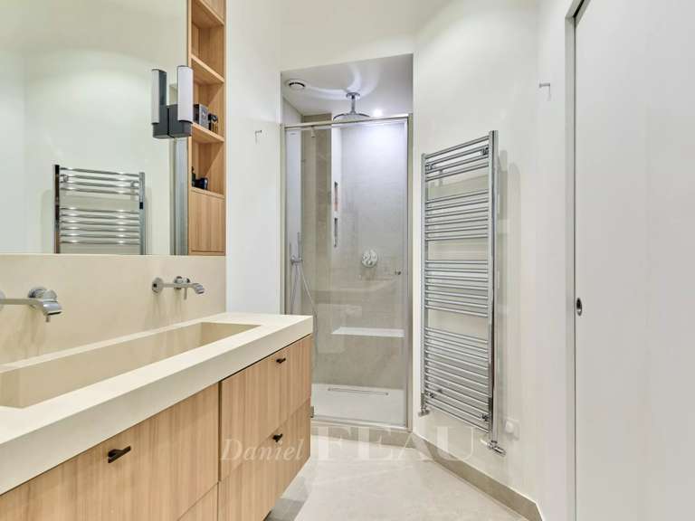 Appartement Paris 16e - 4 chambres - 259m²