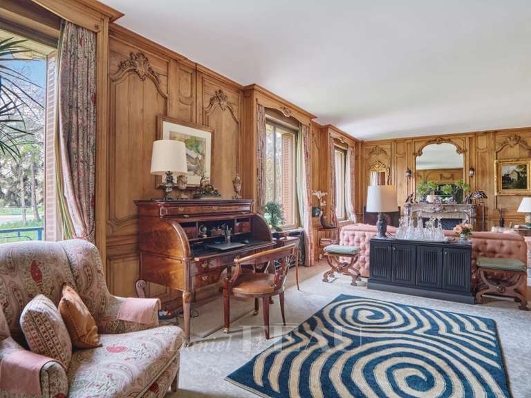 Apartment Paris 16e - 2 bedrooms - 154m²