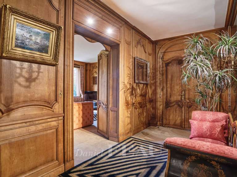 Apartment Paris 16e - 2 bedrooms - 154m²