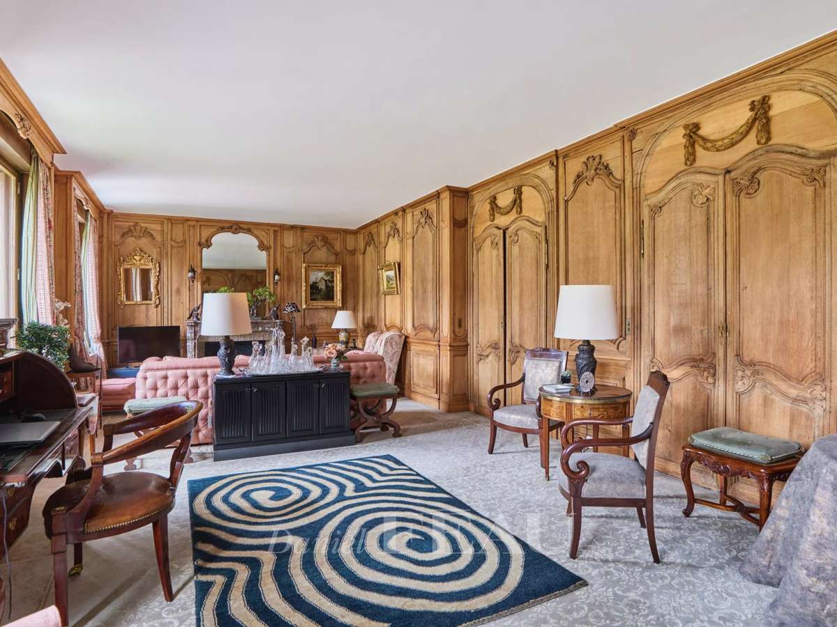 Apartment Paris 16e
