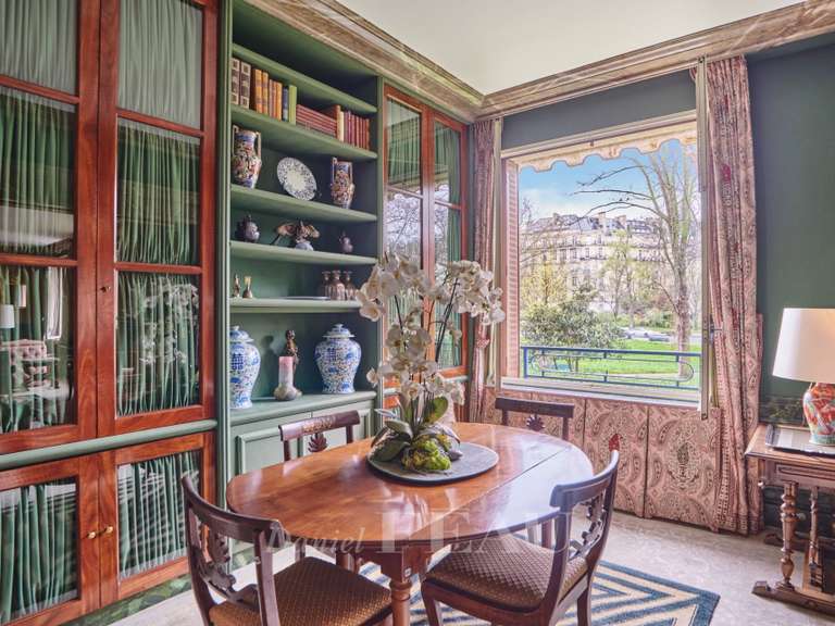 Apartment Paris 16e - 2 bedrooms - 154m²