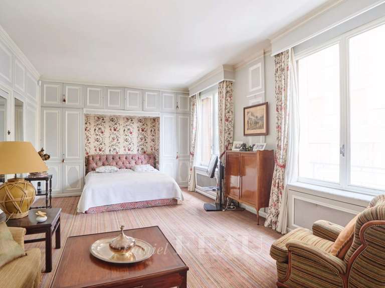 Apartment Paris 16e - 2 bedrooms - 154m²