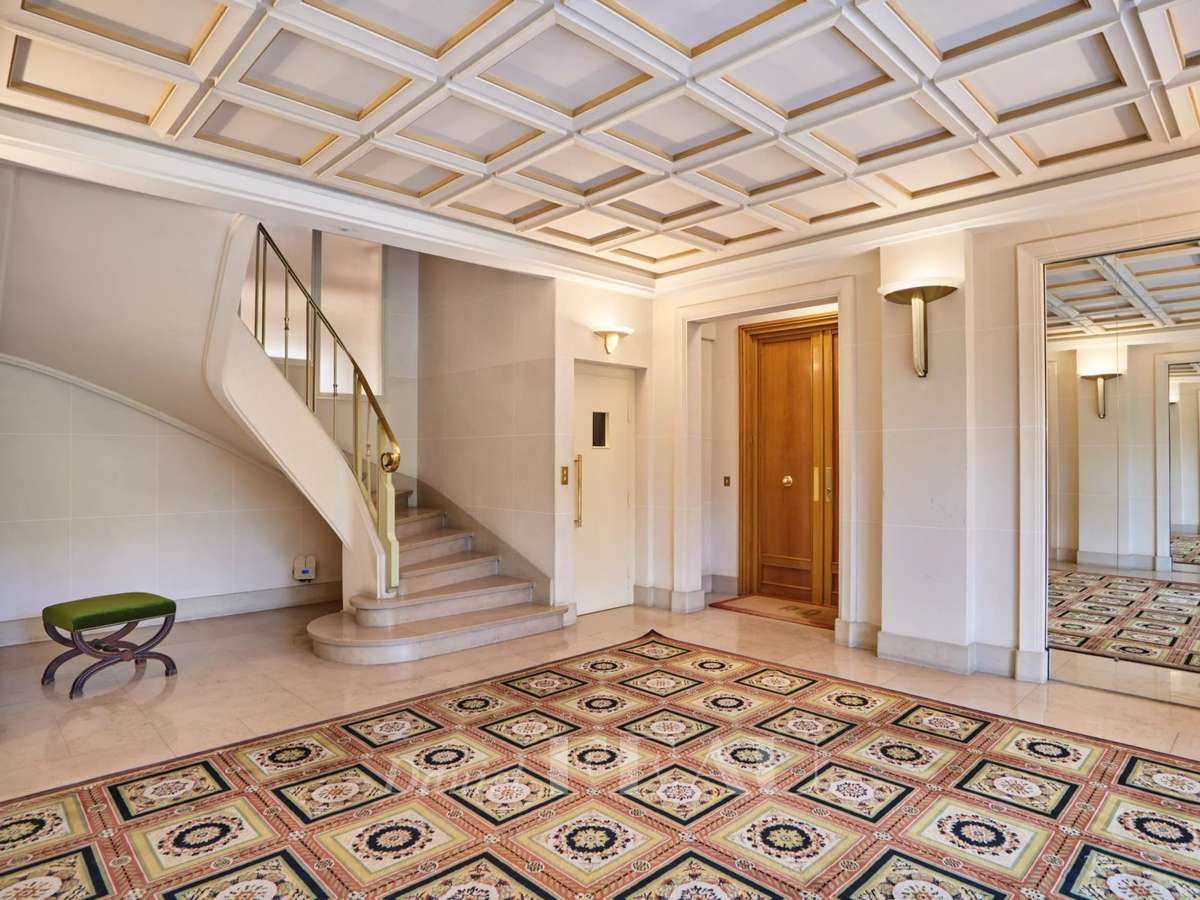Apartment Paris 16e