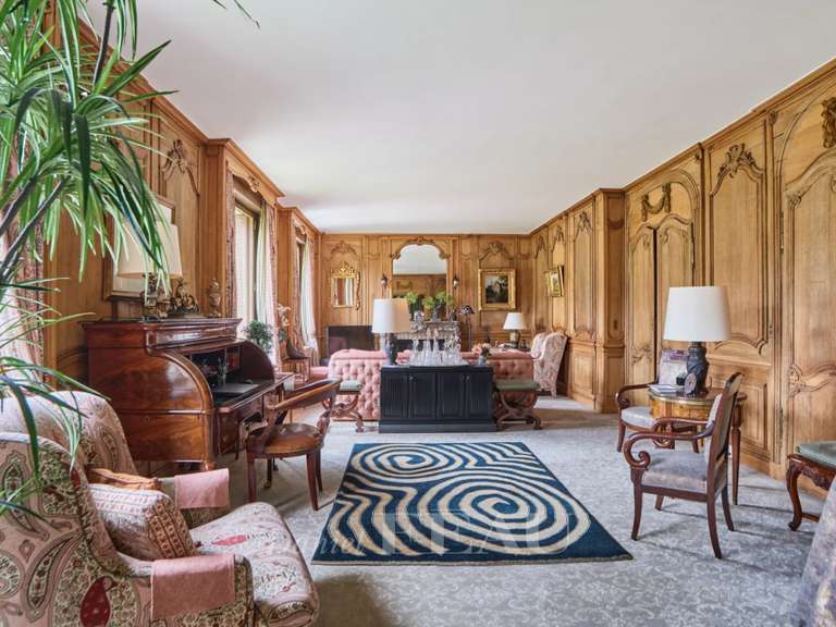 Apartment Paris 16e - 2 bedrooms - 154m²