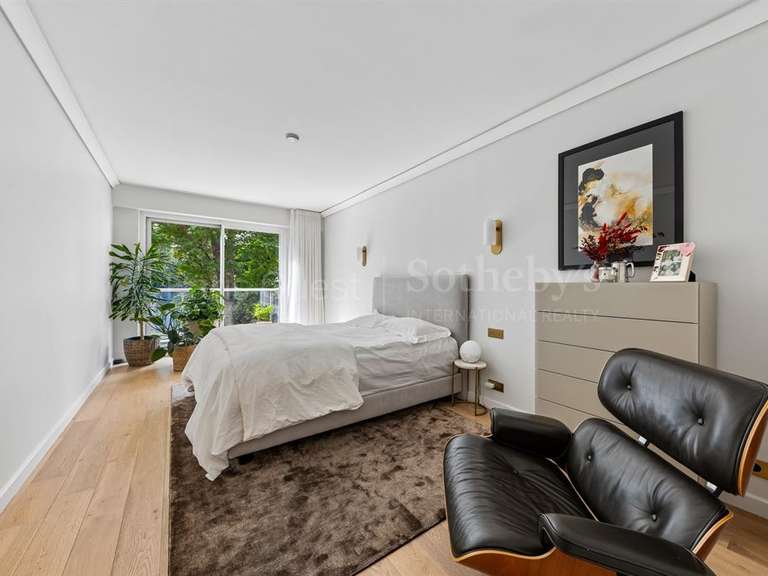 Appartement Paris 16e - 5 chambres - 172m²