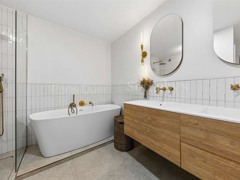 Appartement Paris 16e - 5 chambres - 172m²
