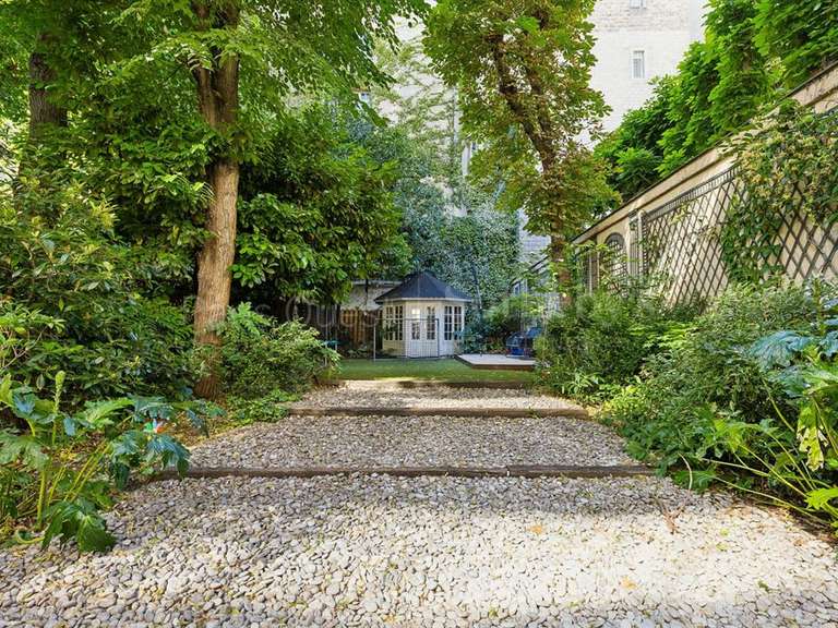 Appartement Paris 16e - 5 chambres - 172m²