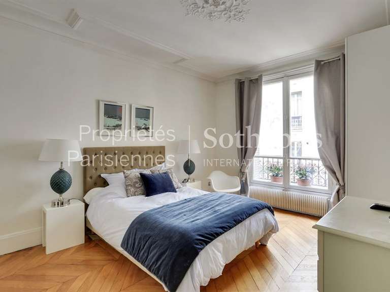Appartement Paris 16e - 4 chambres - 140m²