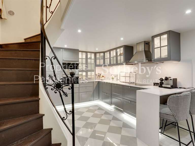 Appartement Paris 16e - 4 chambres - 140m²