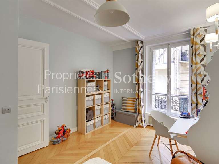 Appartement Paris 16e - 4 chambres - 140m²