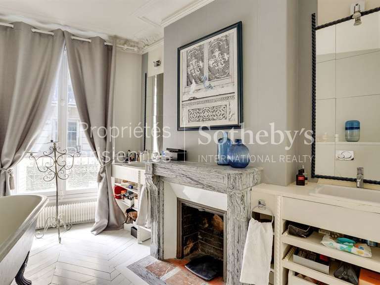 Appartement Paris 16e - 4 chambres - 140m²