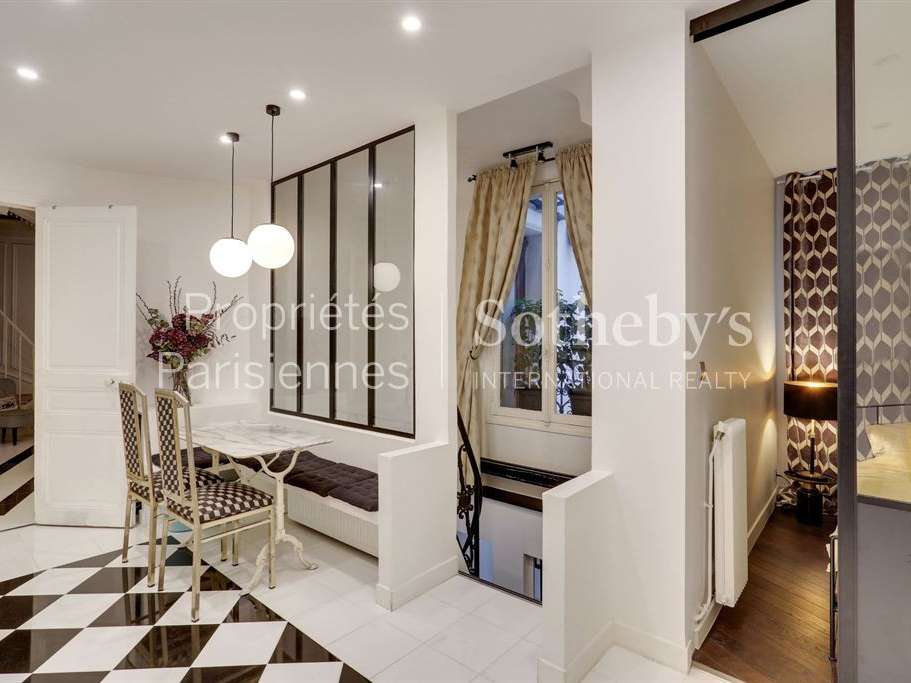 Apartment Paris 16e