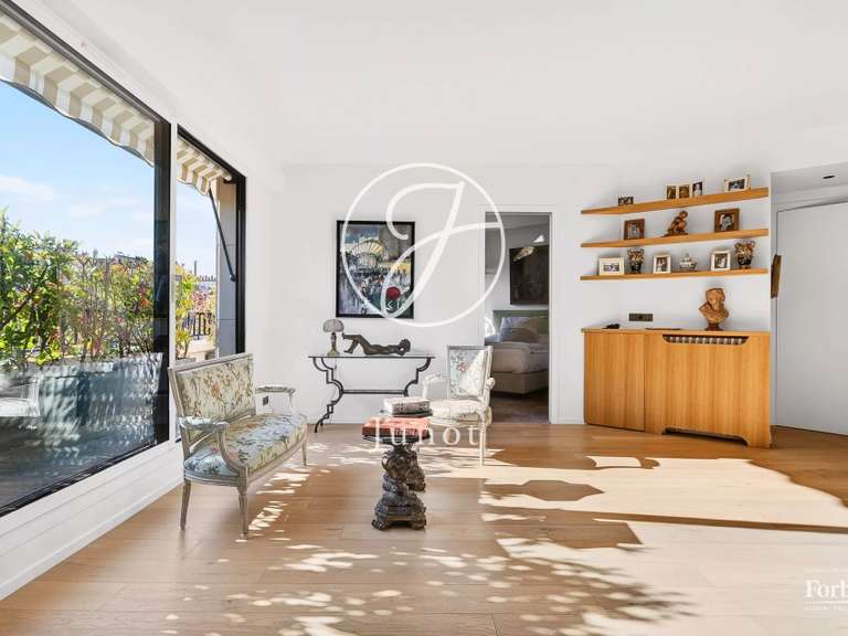 Appartement Paris 16e - 2 chambres - 79m²