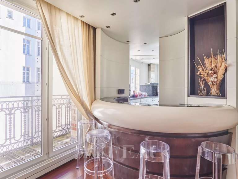 Appartement Paris 16e - 2 chambres - 117m²