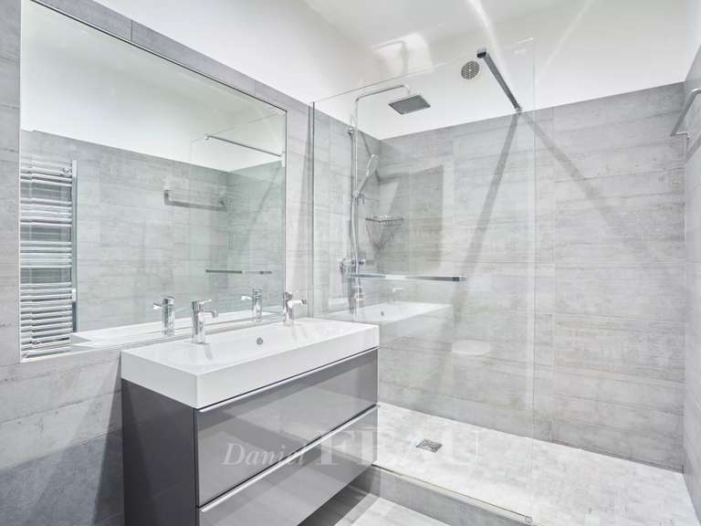 Appartement Paris 16e - 3 chambres - 125m²