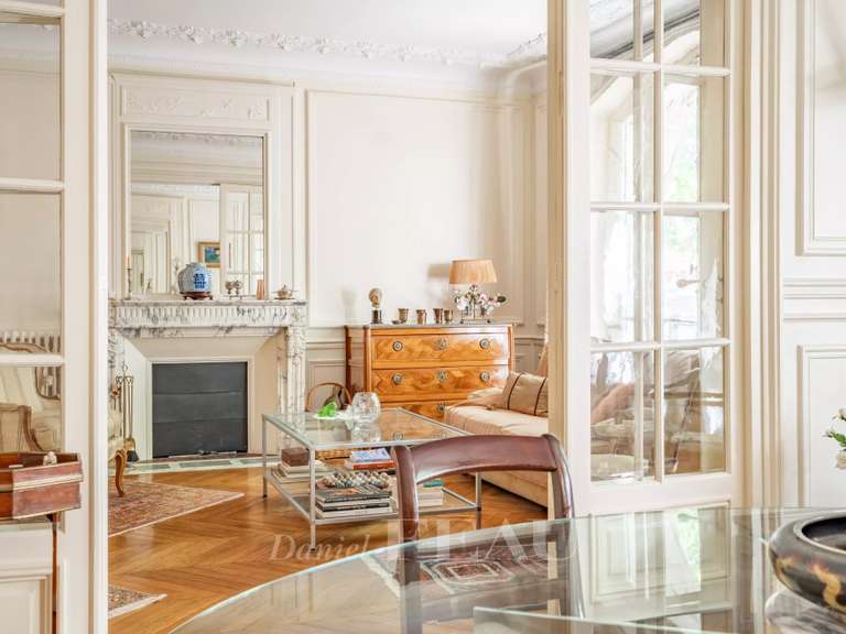 Appartement Paris 16e - 3 chambres - 140m²