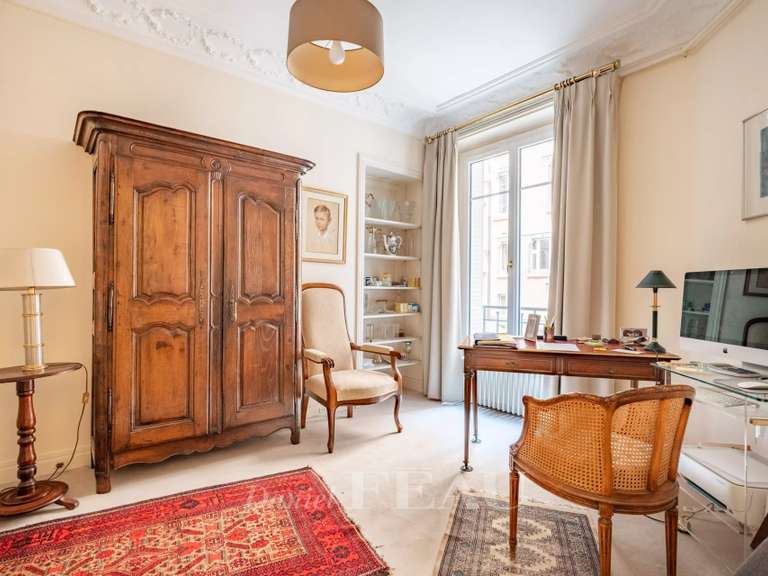 Appartement Paris 16e - 3 chambres - 140m²