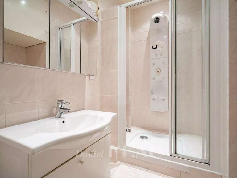 Appartement Paris 16e - 3 chambres - 140m²