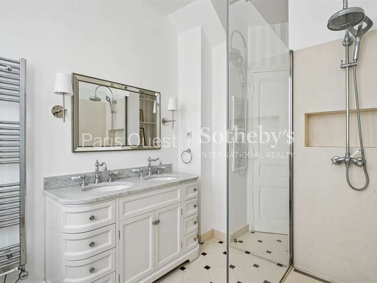 Apartment Paris 16e - 3 bedrooms - 242m²