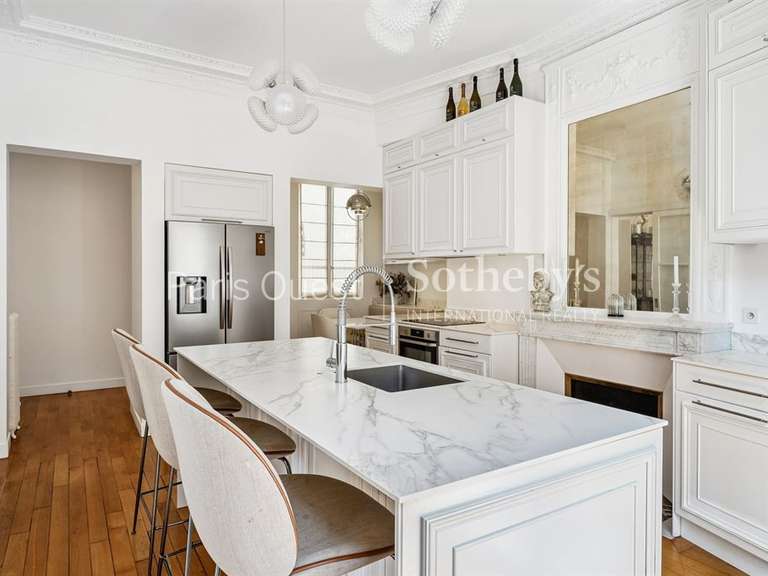 Apartment Paris 16e - 3 bedrooms - 242m²