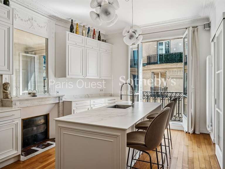 Appartement Paris 16e - 3 chambres - 242m²